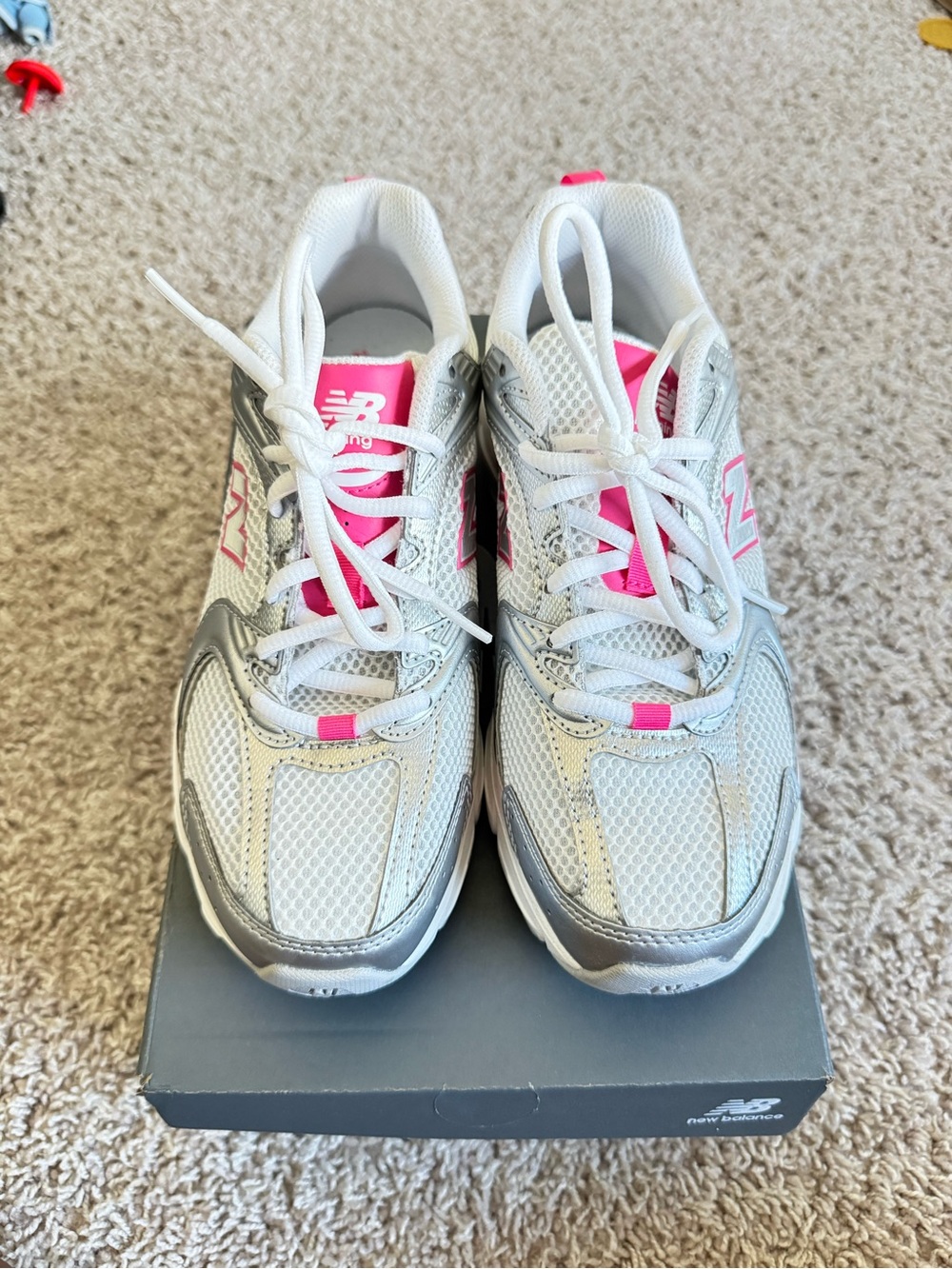New Balance Women’s White & Pink Athletic Running Shoes